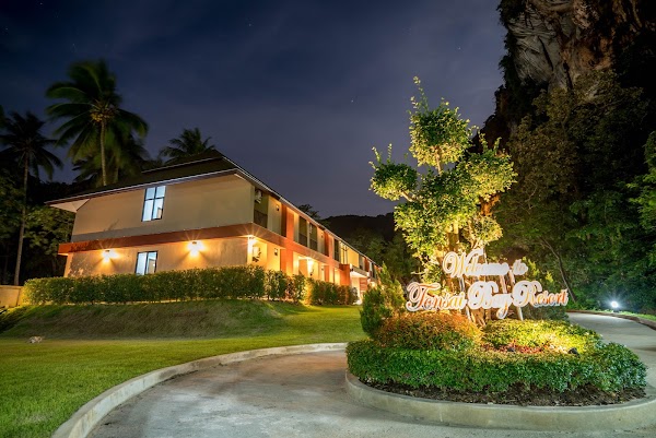 Tonsai Bay Resort