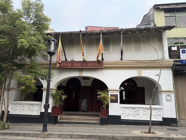 Royal Bar & Hotel 2