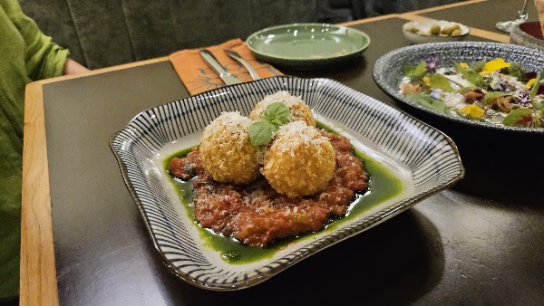 La Lola Saigon 2