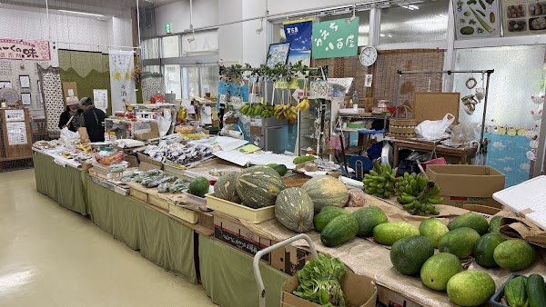 Miyakojima City Public Market 4