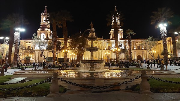 Plaza de Armas Arequipa 4