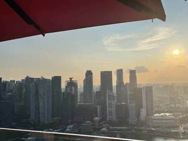 CÉ LA VI Singapore: Restaurant, SkyBar & Club Lounge 3