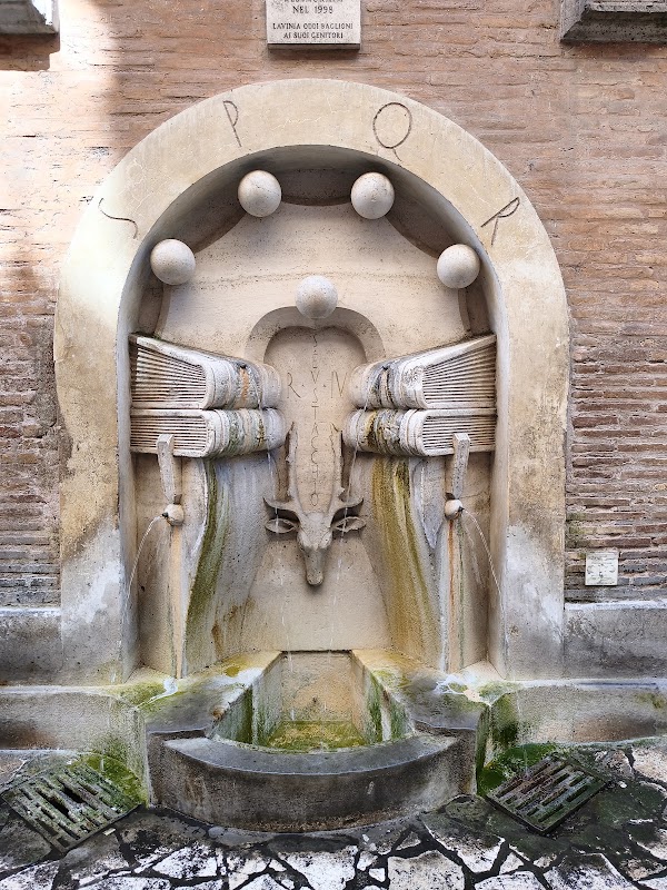 Fountain of the Books 4