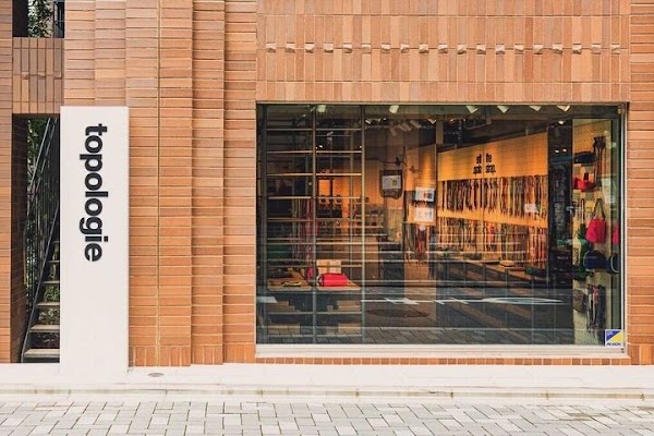 Topologie Kyoto Sanjo Store