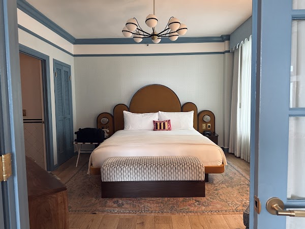 The Georgian Hotel 5