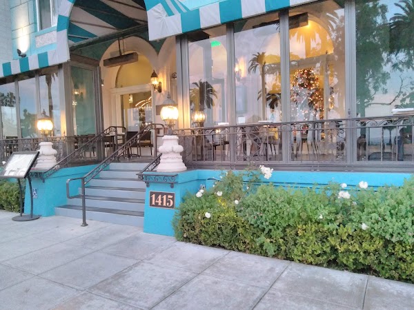 The Georgian Hotel 4