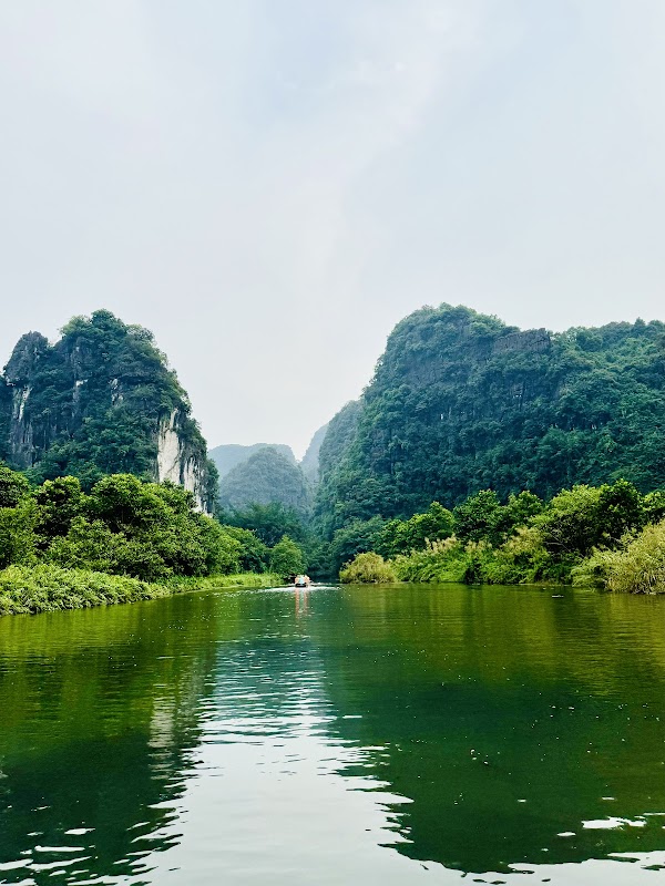 Trang An Grottoes tour 1