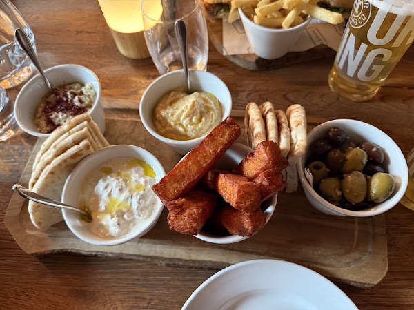 The Hayden Pub & Rooms 2