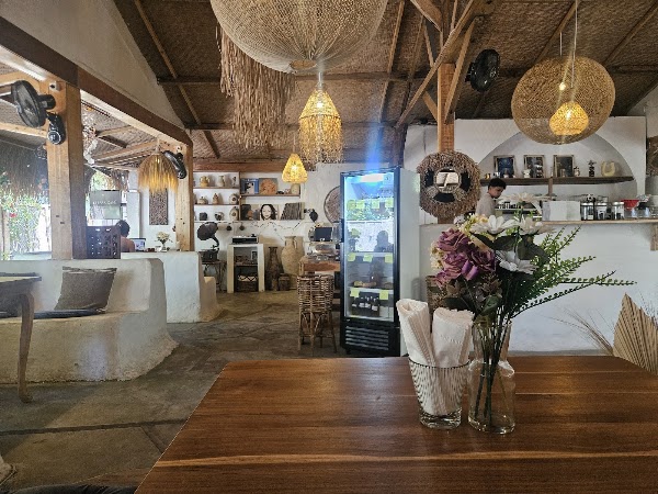 Elissa Café Gili Air