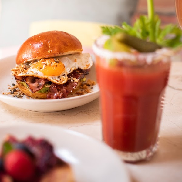 Mila - Santos - Specialty Coffee, Brunch & Bistro 5