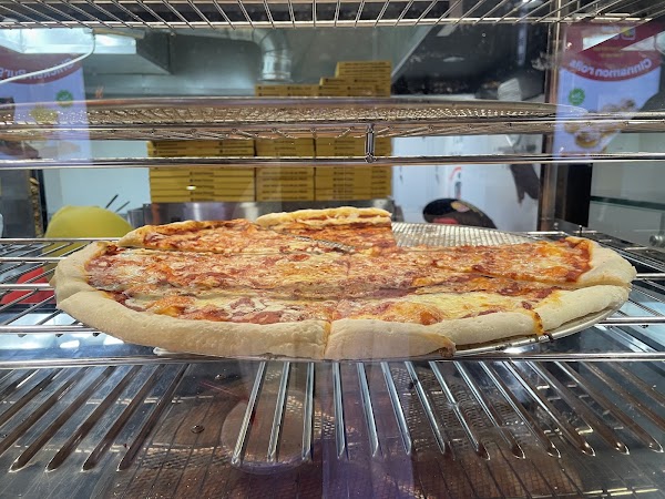 Halal Cheezy Pizza (New York Style) 4