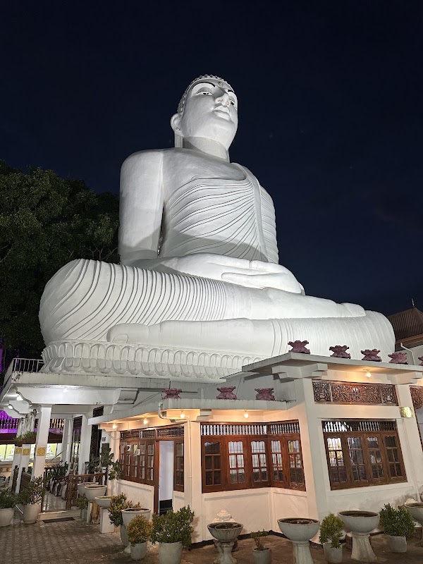 Bahirawakanda Vihara Buddha Statue
