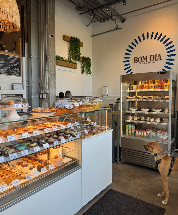 Bom Dia Cafe & Bakery 3