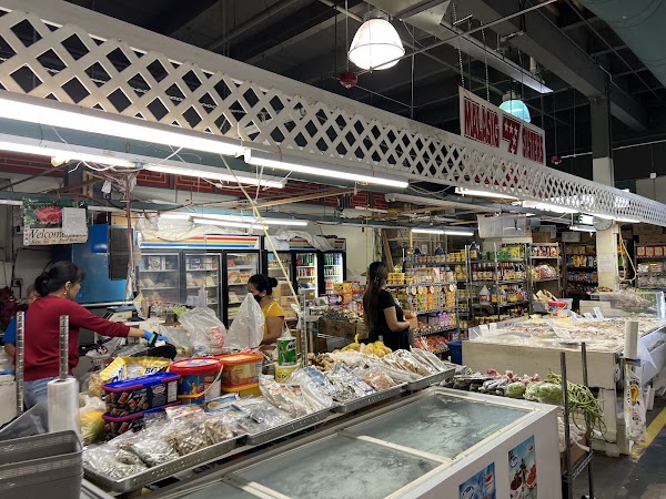 Maunakea Marketplace 4
