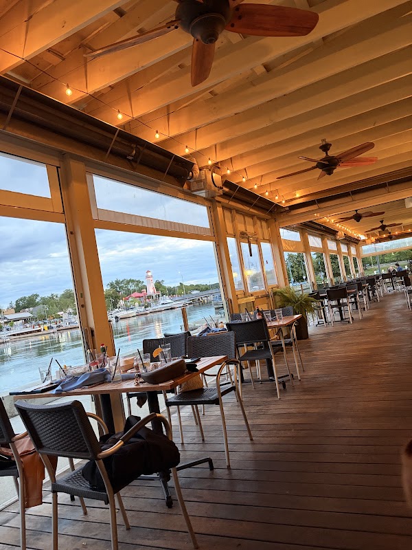 Snug Harbour Seafood Bar and Grill 5