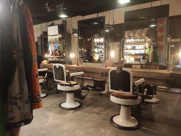 Espacio Isaac Salido - Peluquería & Concept Store 4