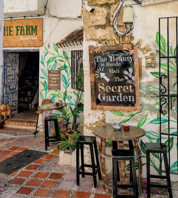MIA CAFE - Tapas & Bar