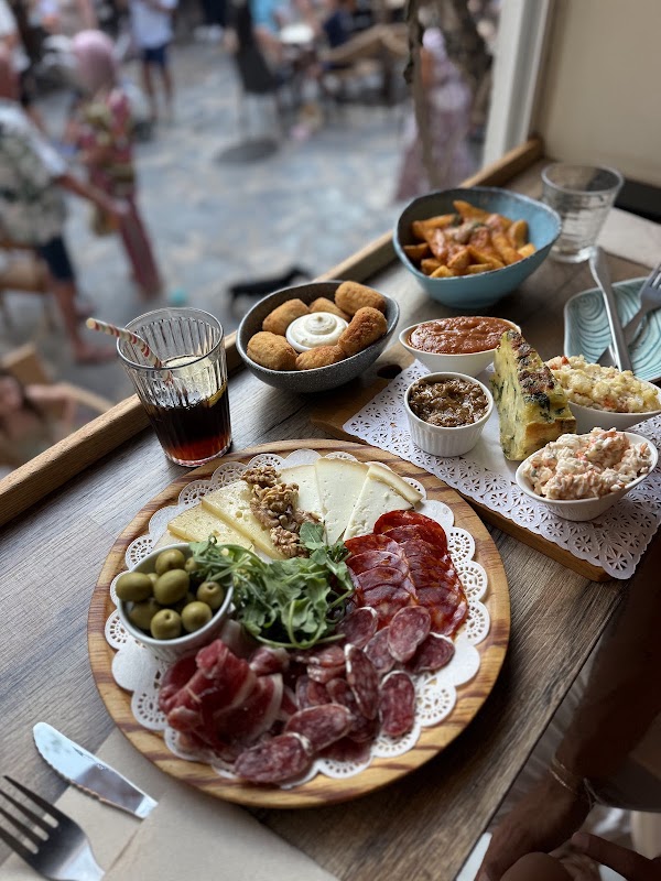 MIA CAFE - Tapas & Bar 5