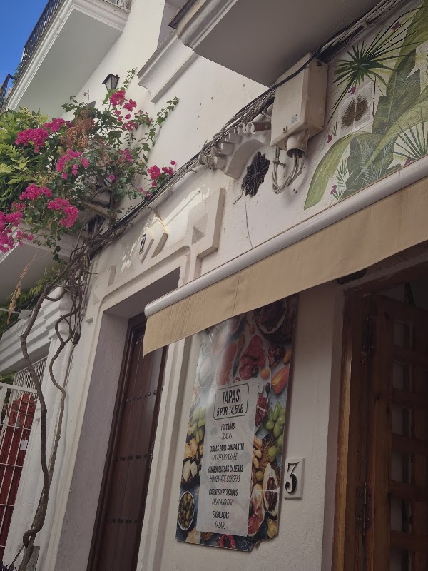 MIA CAFE - Tapas & Bar 2
