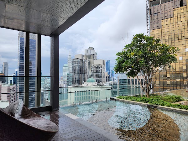 Axon Infinity Pool KL