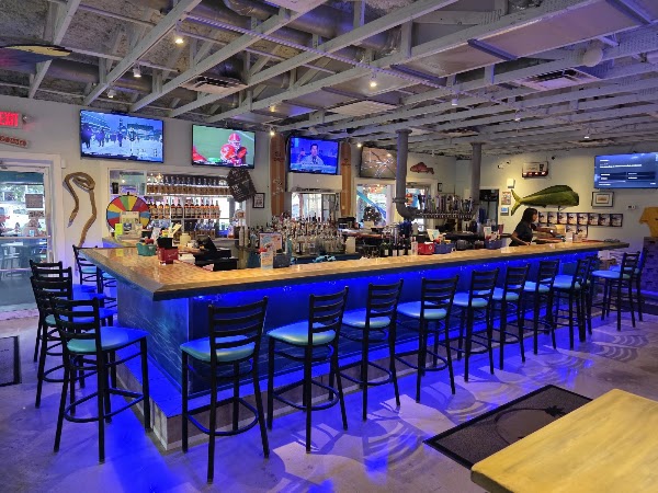 FINS Seafood & Dive Bar