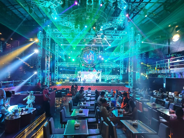 Hammer Disco Night Club