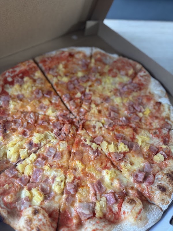 Gussys pizza 3