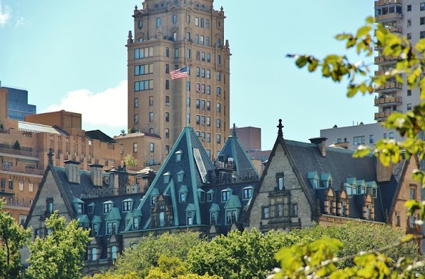 The Dakota 4