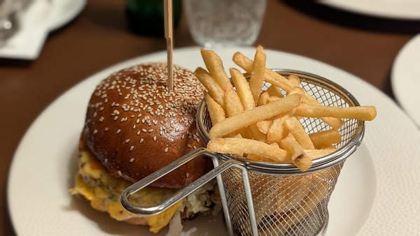 New York Café 4