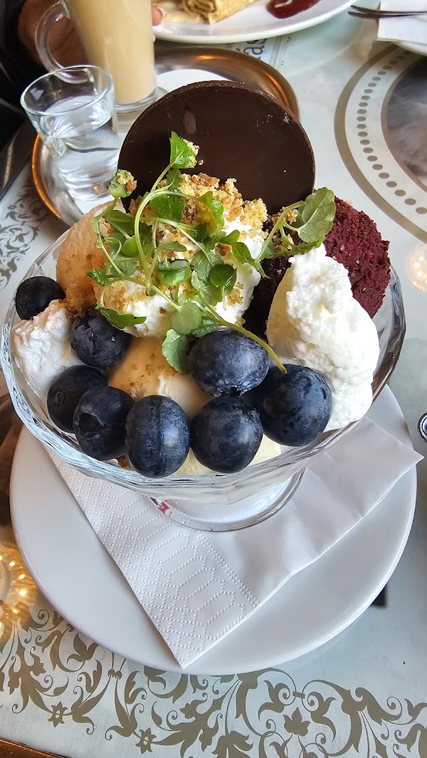 New York Café 3