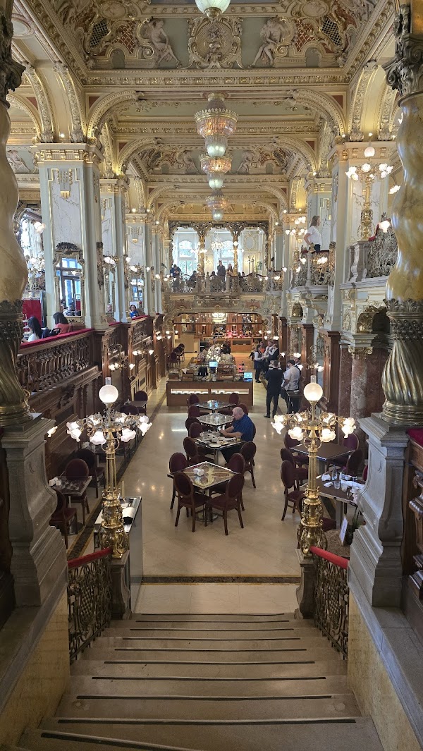 New York Café 2