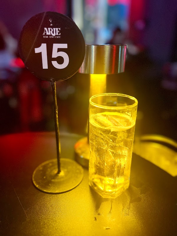 Arie bar and cafe' 2
