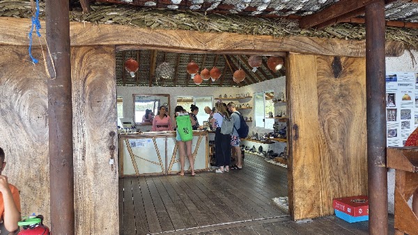 Huahine Pearl Farm 1