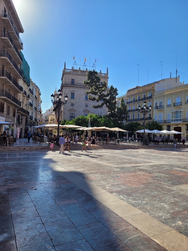 Plaça de la Mare de Déu 4
