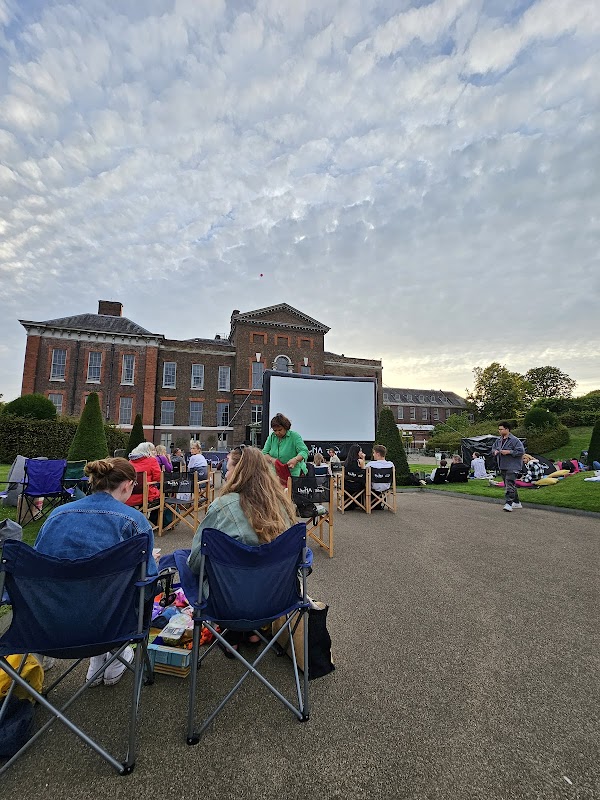 The Luna Cinema 2