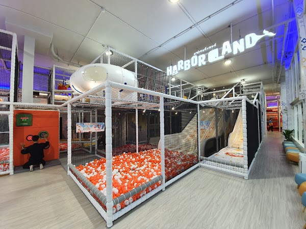 HarborLand Sindhorn Midtown 4