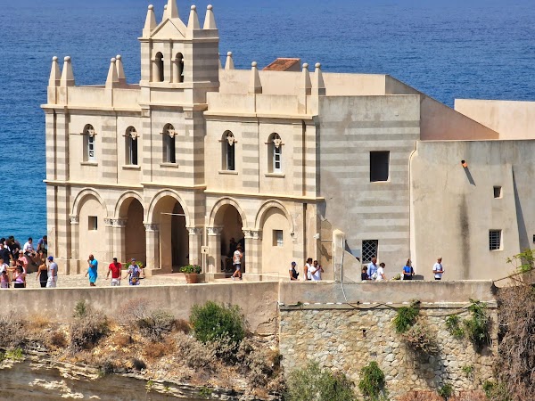 Santuario di Santa Maria dell'Isola di Tropea 4