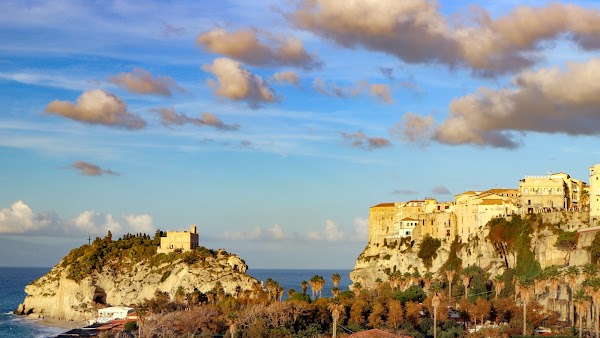 Santuario di Santa Maria dell'Isola di Tropea 2