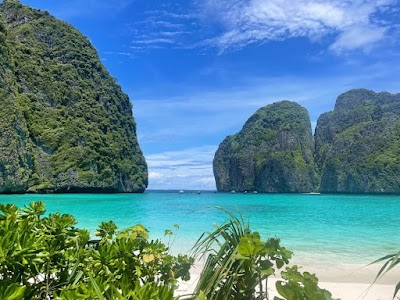 Hat Nappharat Thara-Mu Ko Phi Phi National Park