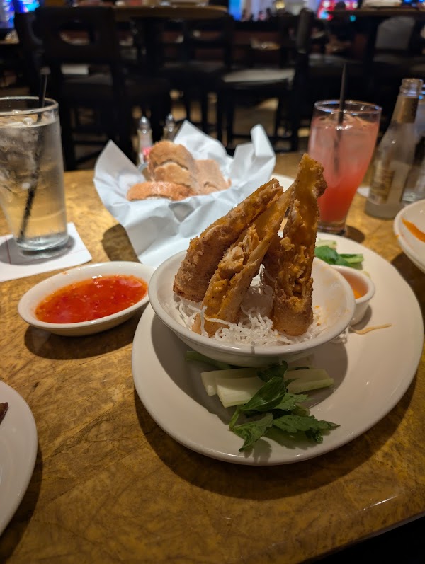 Grand Lux Cafe 2