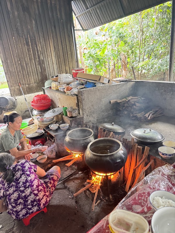 Bún bò bà Bê (Bún Bò Lò Củi) 2