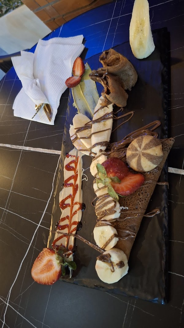 The Port Terrace شرفة الميناء 2