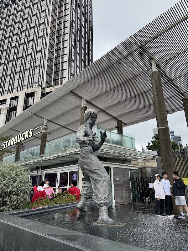 Bruce Lee Statue 3
