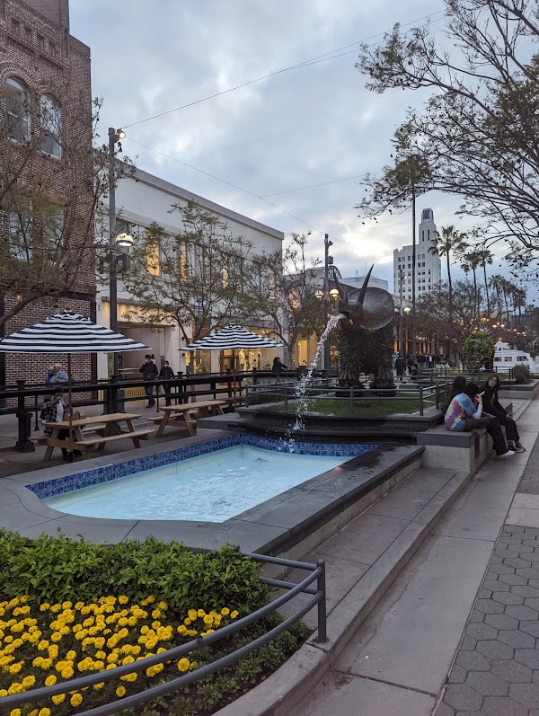 3rd Street Promenade 3