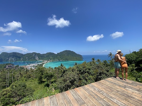Phi phi