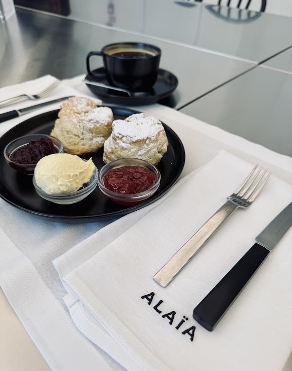 ALAÏA Café & Bookstore 5