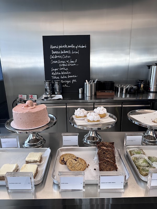ALAÏA Café & Bookstore 2