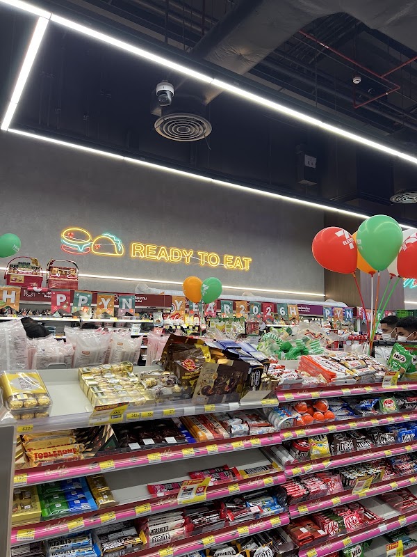 7-Eleven One Bangkok 3
