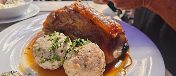 Stiftungsgasthaus Zum Gustl 4