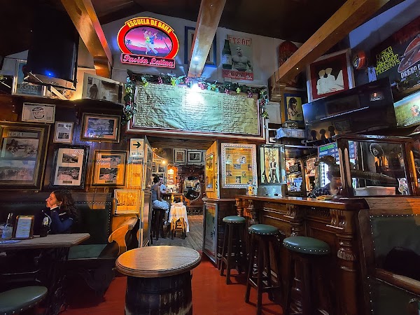 Paddy's Irish Pub 4